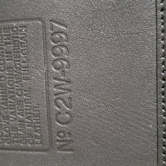 Vintage Coach legacy black leather zip shoulder crossbody. - Picture 7 of 7